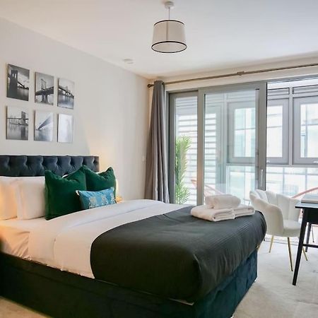 Stylish Urban Sanctuary With Parking Apartment London Bagian luar foto
