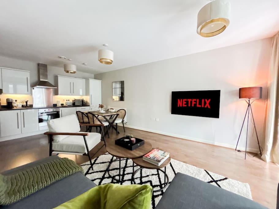 Stylish Urban Sanctuary With Parking Apartment London Bagian luar foto