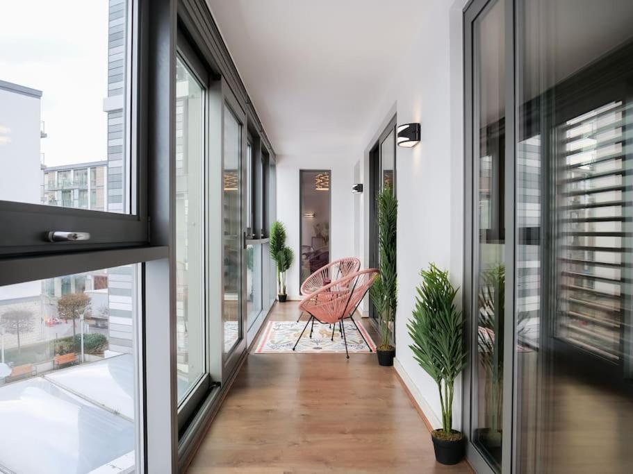 Stylish Urban Sanctuary With Parking Apartment London Bagian luar foto