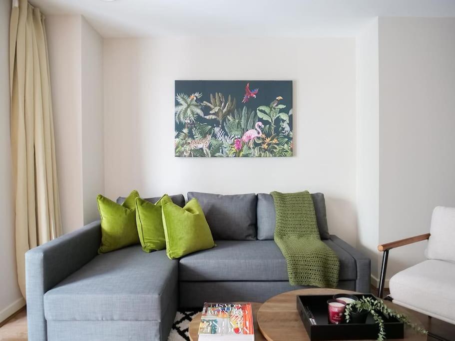Stylish Urban Sanctuary With Parking Apartment London Bagian luar foto