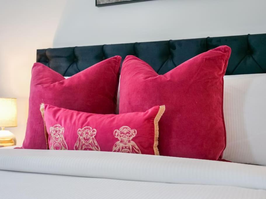 Stylish Urban Sanctuary With Parking Apartment London Bagian luar foto