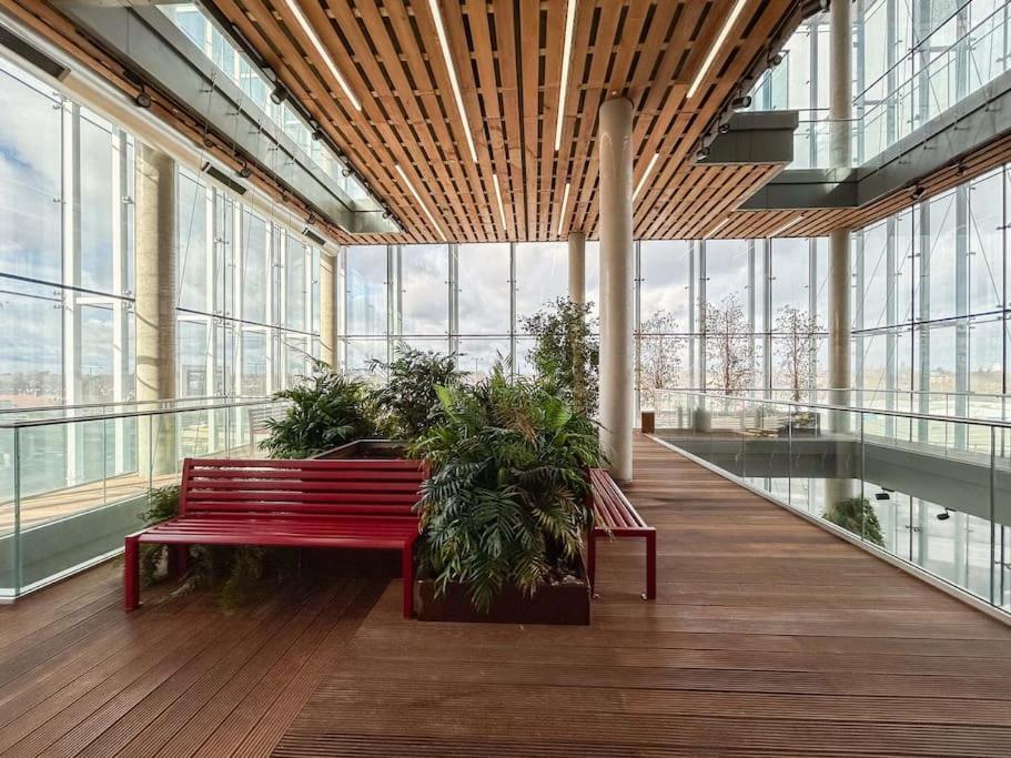 Stylish Urban Sanctuary With Parking Apartment London Bagian luar foto