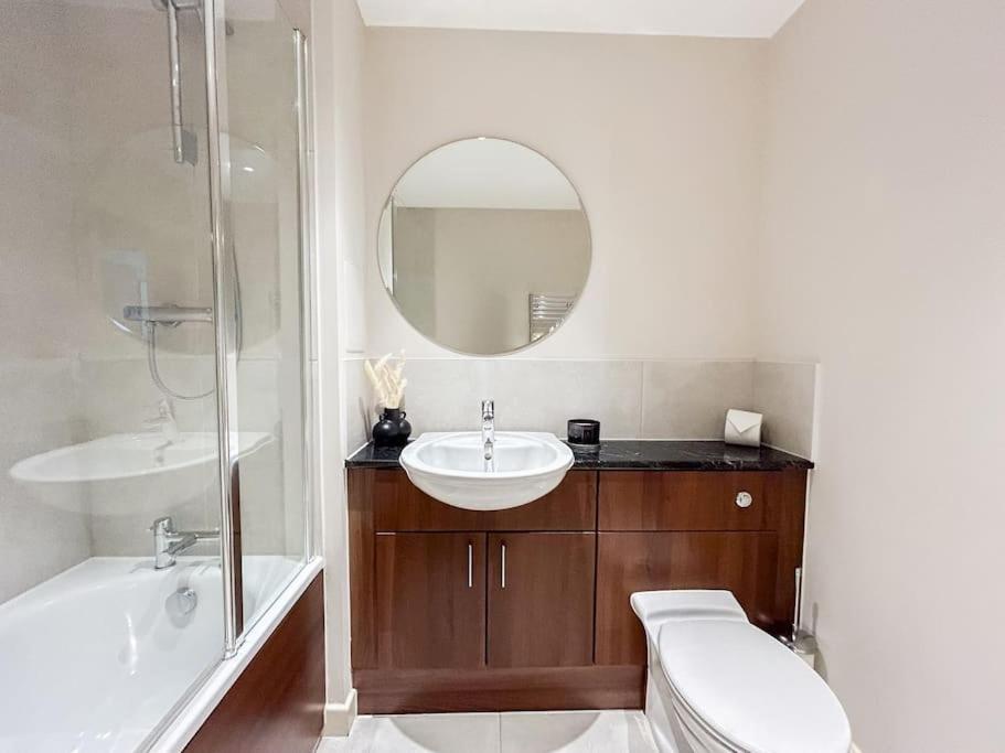 Stylish Urban Sanctuary With Parking Apartment London Bagian luar foto