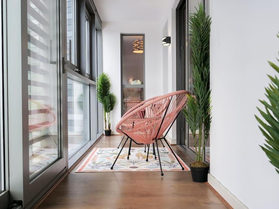 Stylish Urban Sanctuary With Parking Apartment London Bagian luar foto